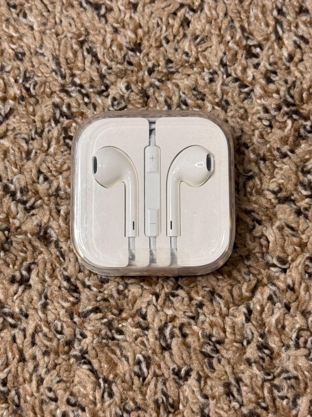 NEW Apple Headphones EarPods 3.5mm Plug Microphone